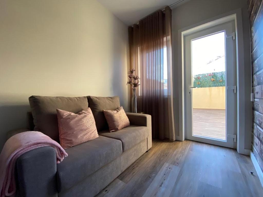 Junqueira76 Guesthouse Повуа-де-Варзін Екстер'єр фото